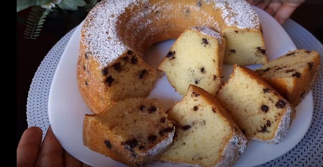 Bolo de Trigo Fofinho com Gotas de Chocolate - Receita Deliciosa"