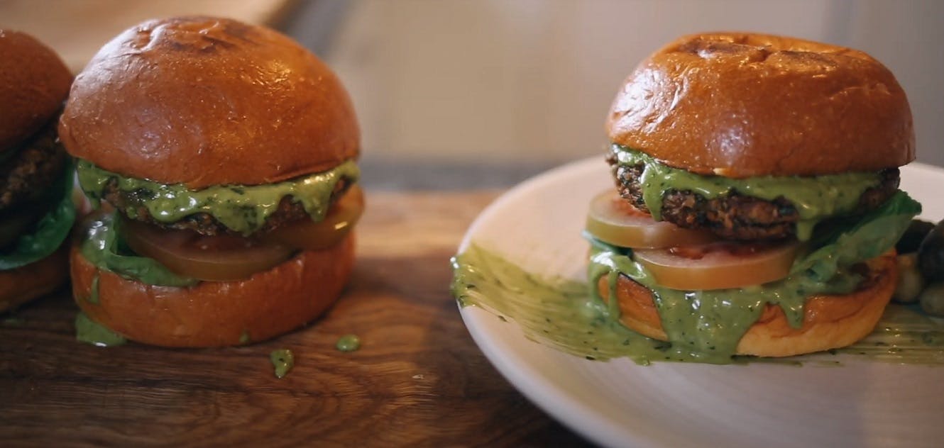 Molho Verde Irresistível para Burgers Artesanais