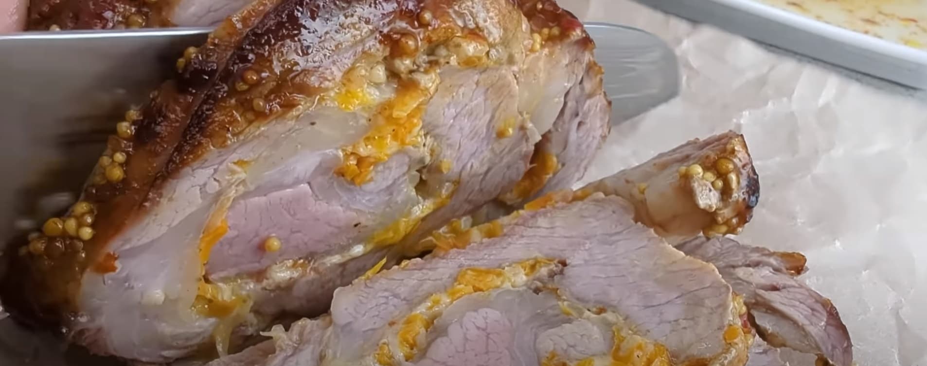 Bolo de Pernil Recheado com Geleia de Abacaxi