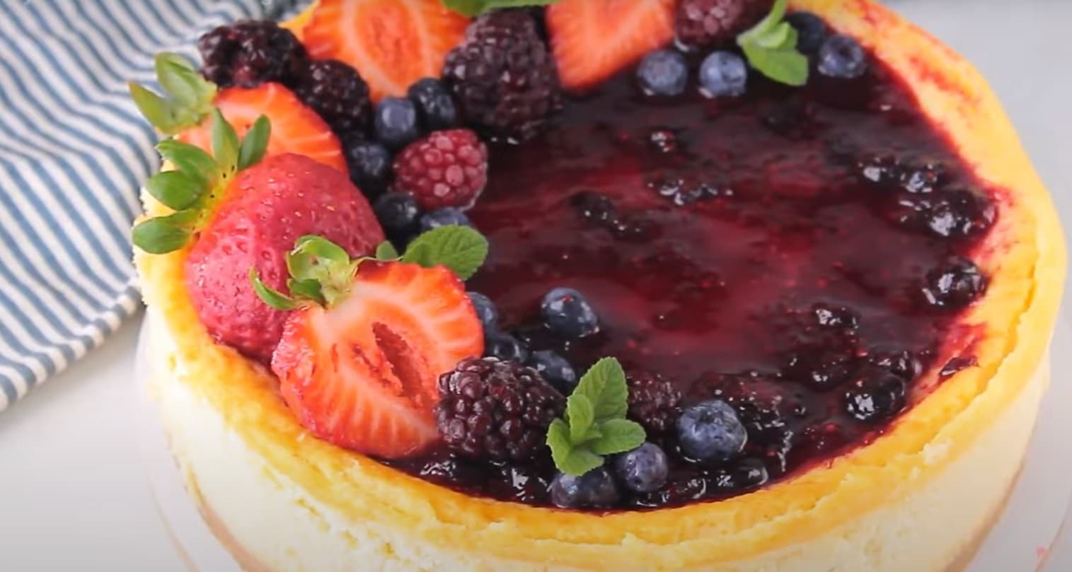 Cheesecake de Frutas Vermelhas simples e cremoso