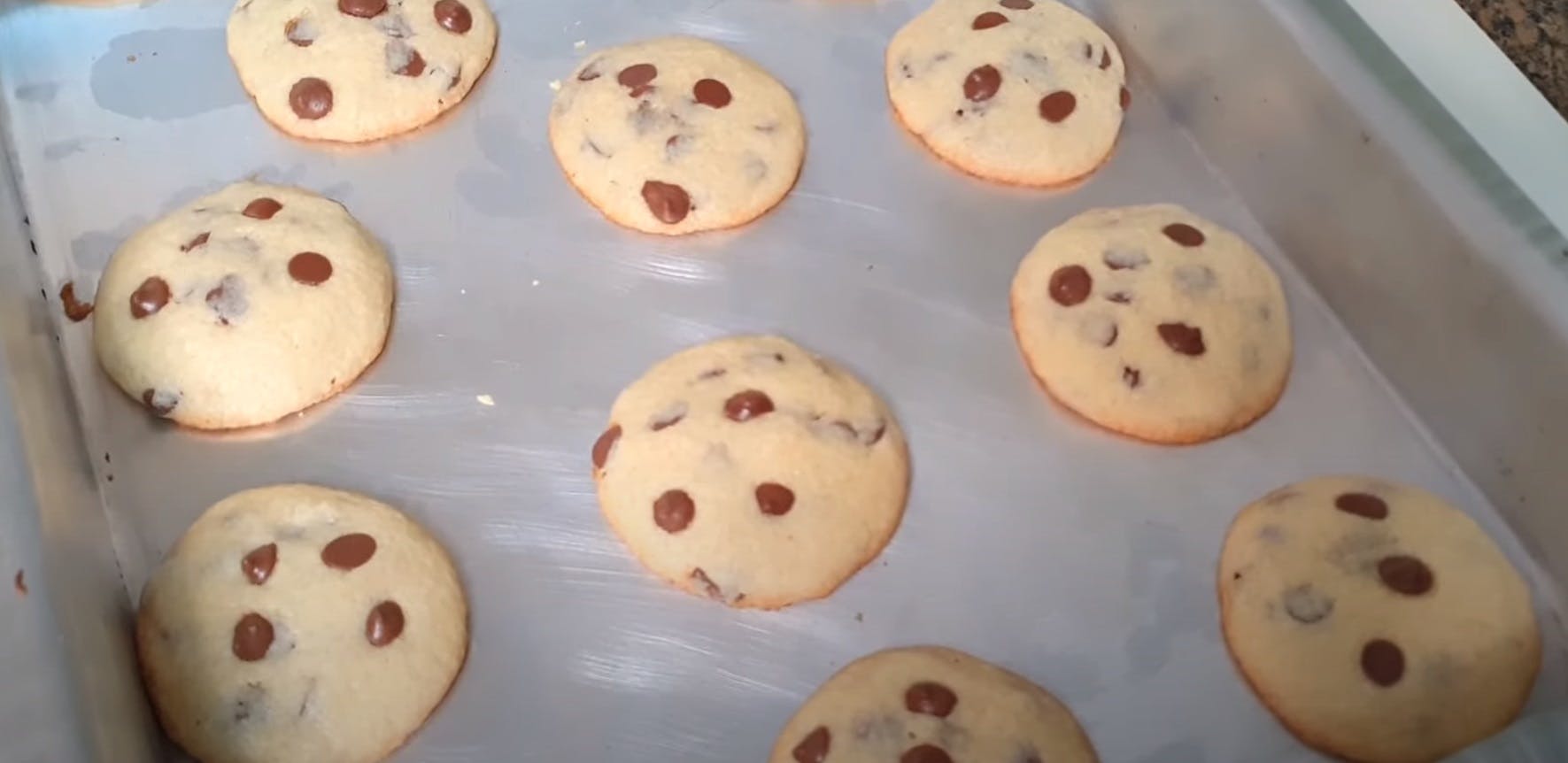 Cookies Recheados com Gotas de Chocolate