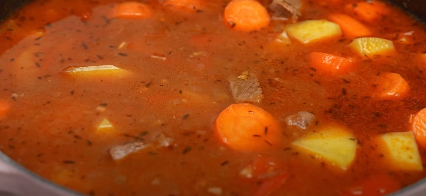 Sopa de legumes com carne de boi
