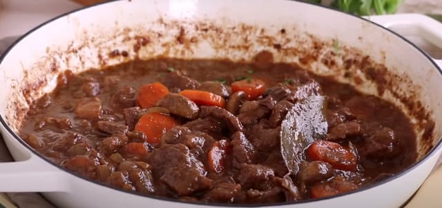 Carne Cozida ao Molho Madeira