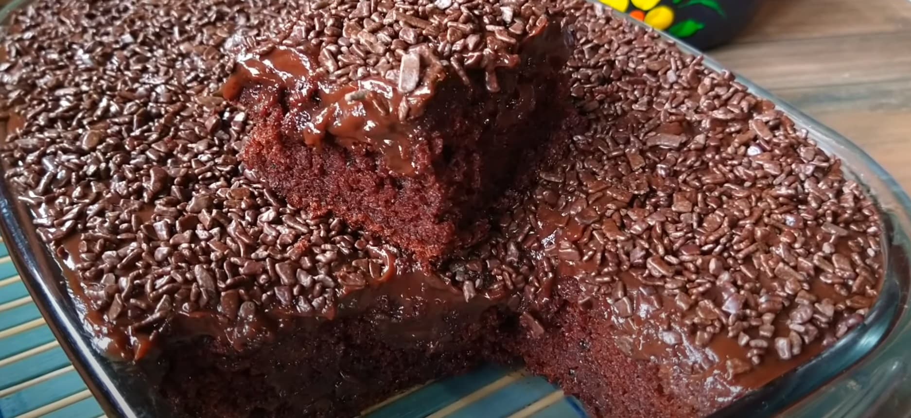 Bolo de Nescau com Brigadeiro Cremoso
