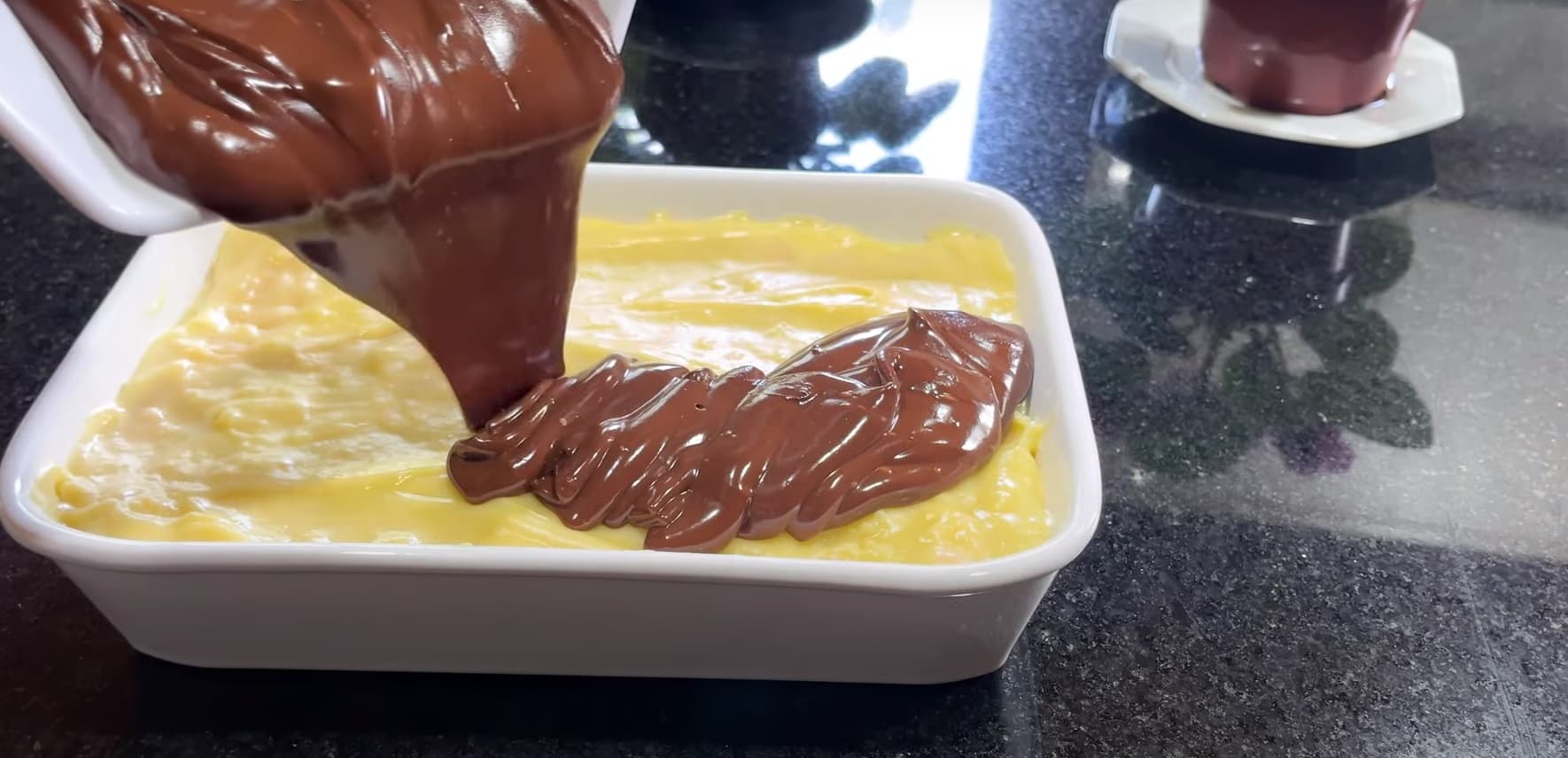 Pavê de Beijinho com Cobertura de Ganache de Chocolate