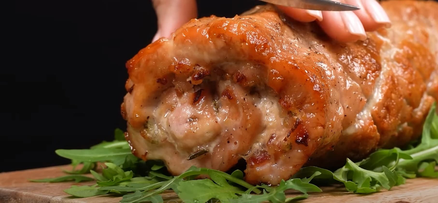 Rocambole de Lombo Recheado com Especiarias e Cream Cheese