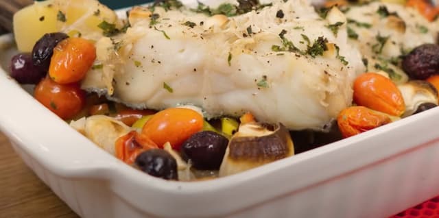 Bacalhau em Postas Assado no Azeite com Vegetais