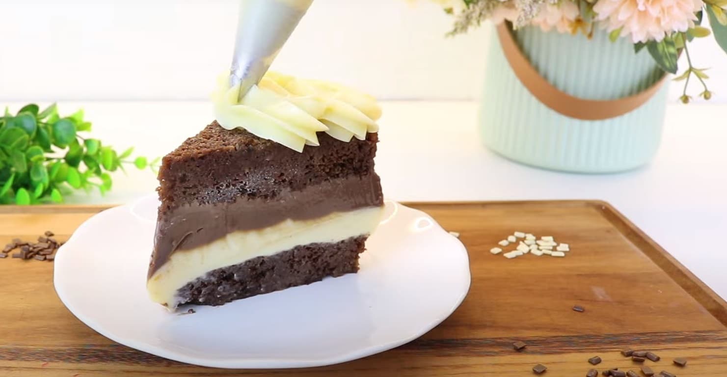 Bolo de Nescau Fofinho Recheado com Creme de Coco e Nescau