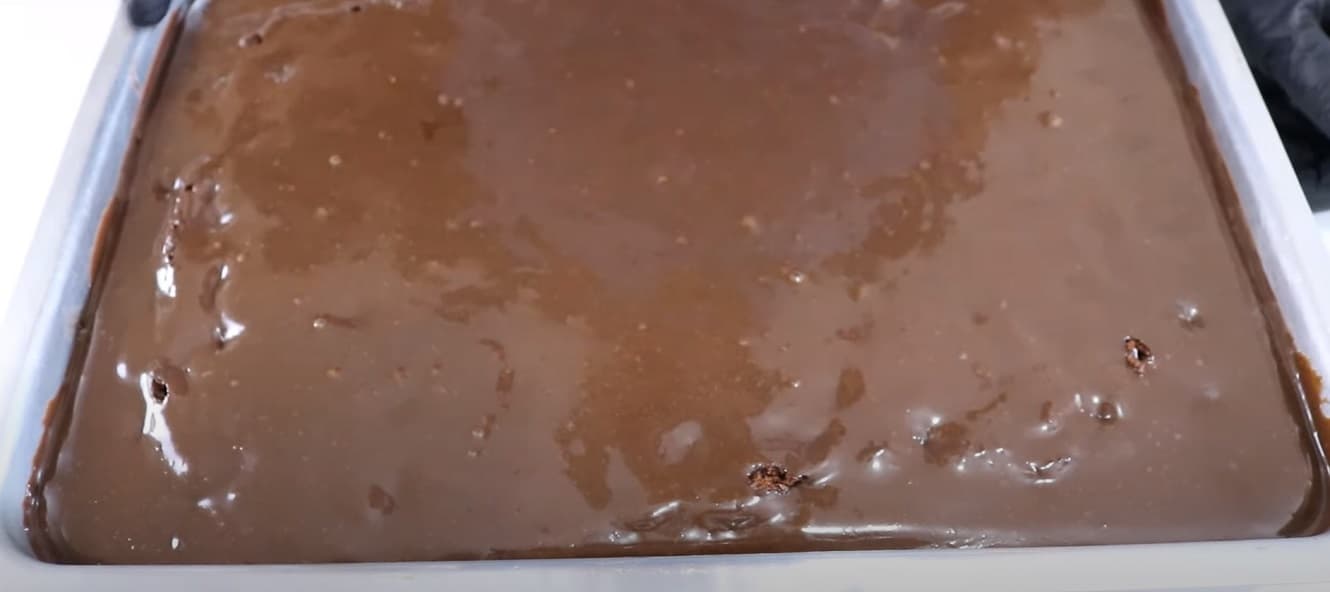 Bolo de Cacau com Cobertura de Brigadeiro