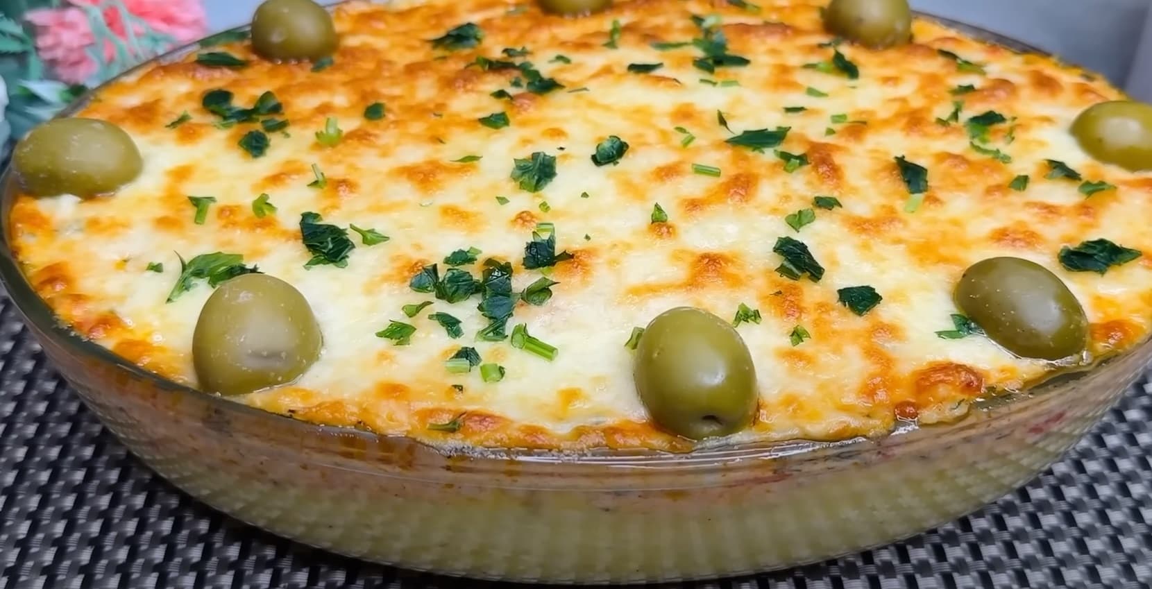 Bacalhau gratinado ao molho branco e parmesão