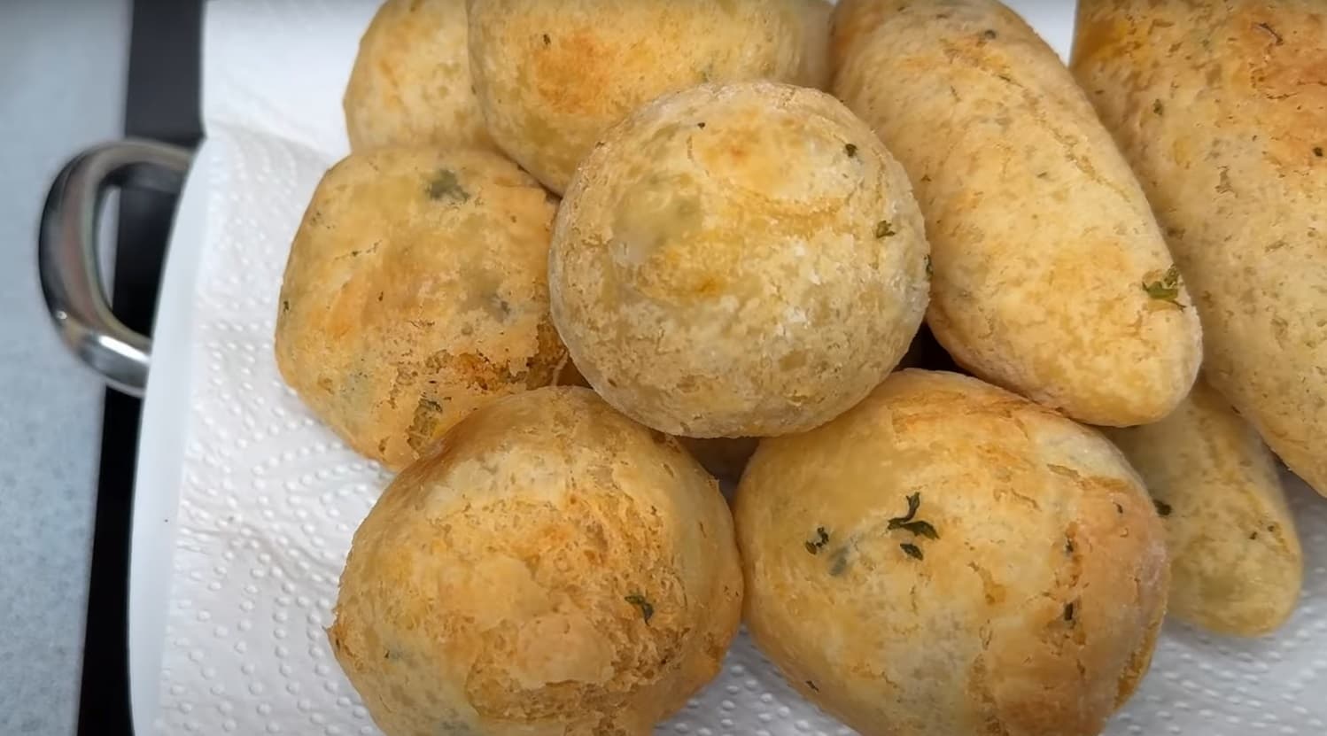 Como fazer bolinho de mandioca recheado com carne moída